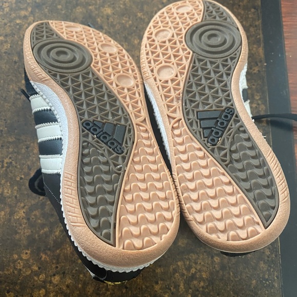 Adidas - Picture 2 of 5